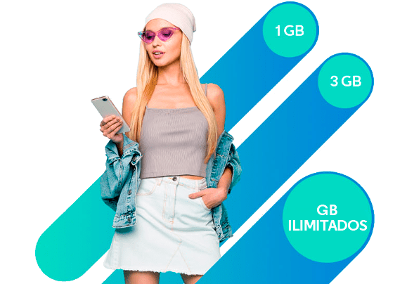Mujer rubia mirando los planes de 1, 3 y gigabits ilimitados de Optimum Mobile